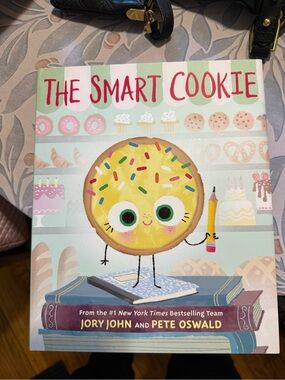 The Smart Cookie - Illustrated Kids Book with Yellow Cookie Character